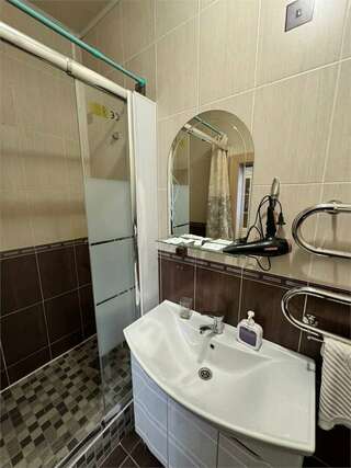 Мини-отель Три Богатыря Муром Улучшенный двухместный номер с 2 отдельными кроватями-7